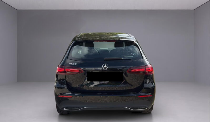 
								Mercedes Benz B180 | Ibrida benzina-elettrico | Nero notte metallizzato full									
