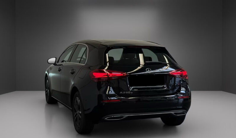 
								Mercedes Benz A250 | Ibrido | e Progressive full									