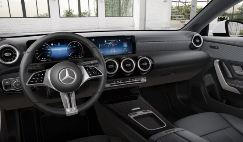 
								Mercedes-Benz CLA 200 | Shooting Brake full									