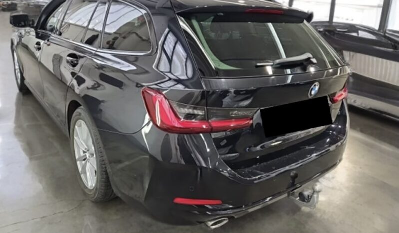 
								BMW 318 d shadow line + gancio traino full									