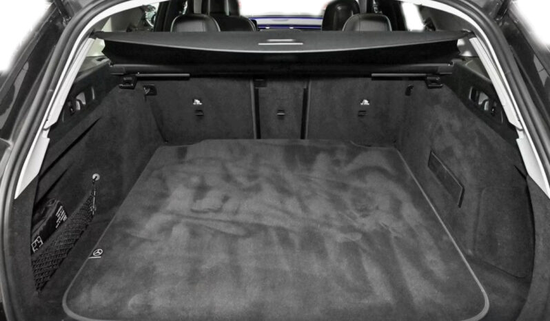 
								Mercedes-Benz E 200 full									