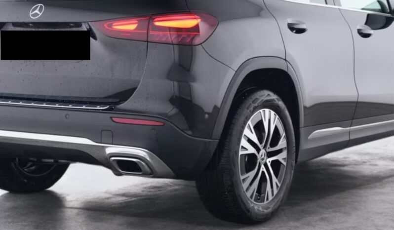 
								Mercedes-Benz GLA 180 d Progressive spurassist pdc full									
