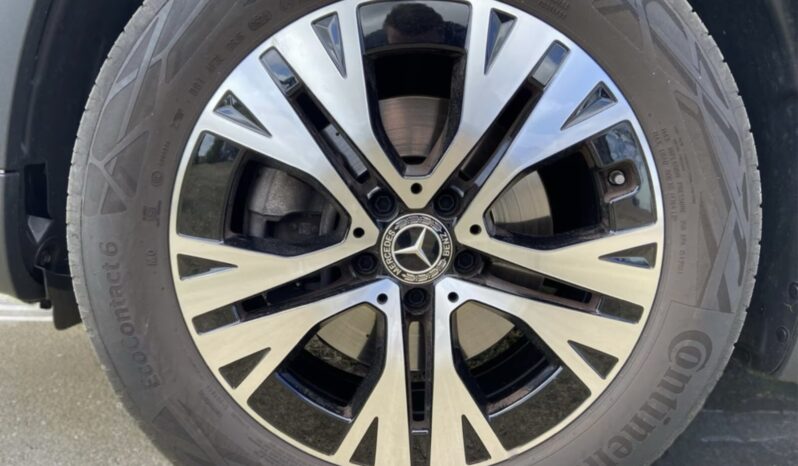 
								Mercedes-Benz GLA 180 full									