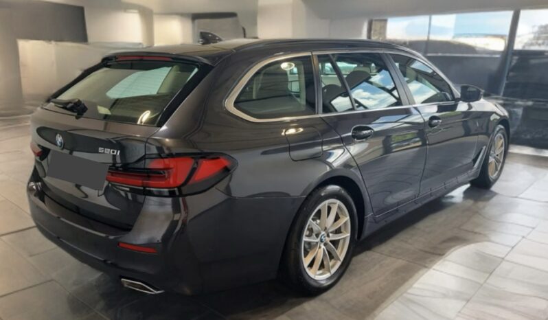 
								BMW 520 i Mild Hybrid | Grigio metallizzato full									