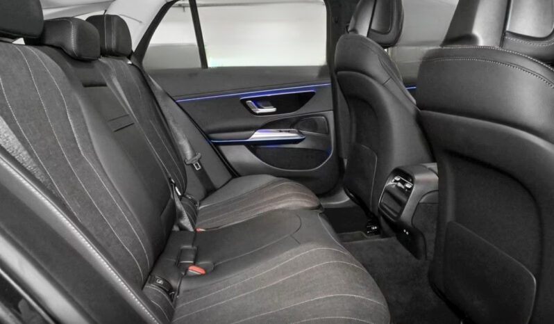 
								Mercedes-Benz E 200 full									