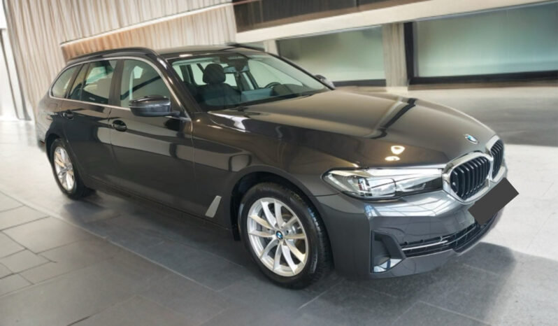
								BMW 520 i Mild Hybrid | Grigio metallizzato full									
