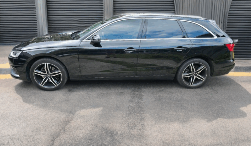 
								Audi A4 TFSI S line | Benzina | Nero metallizzato full									