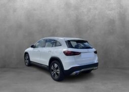 
										Mercedes-Benz GLA 180 full									