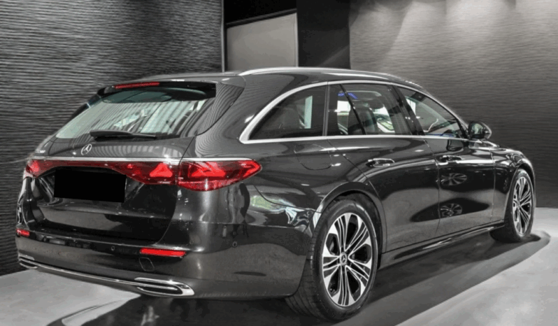 
								Mercedes-Benz E 200 full									