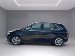 
										Mercedes Benz B180 | Ibrida benzina-elettrico | Nero notte metallizzato full									