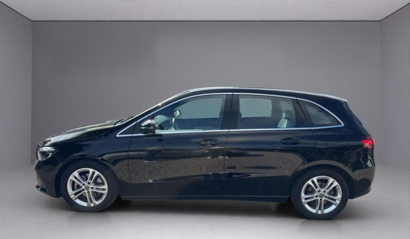 
								Mercedes Benz B180 | Ibrida benzina-elettrico | Nero notte metallizzato full									