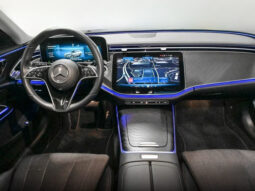 
										Mercedes-Benz E 200 full									
