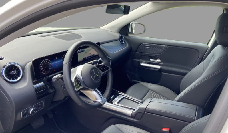 
								Mercedes-Benz GLA 180 full									