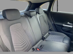 
										Mercedes-Benz GLA 180 full									