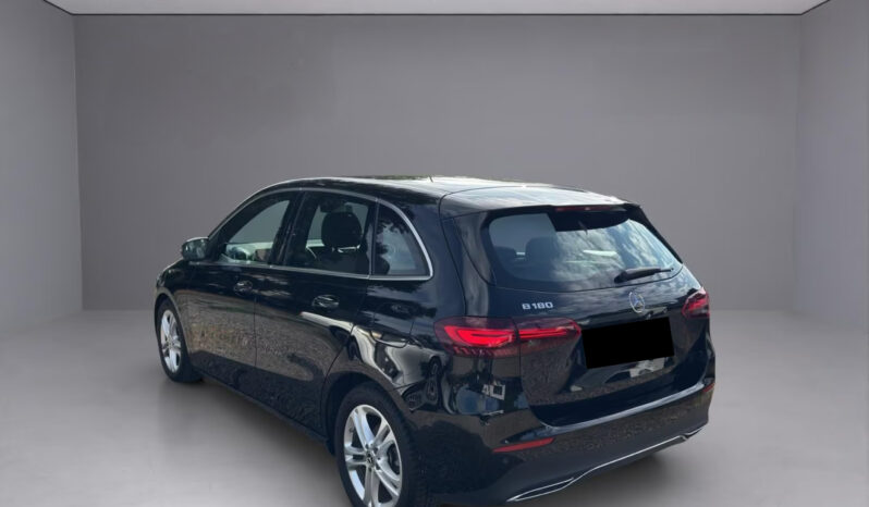 
								Mercedes Benz B180 | Ibrida benzina-elettrico | Nero notte metallizzato full									