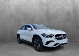 
										Mercedes-Benz GLA 180 full									