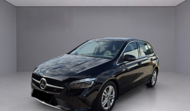 
								Mercedes Benz B180 | Ibrida benzina-elettrico | Nero notte metallizzato full									