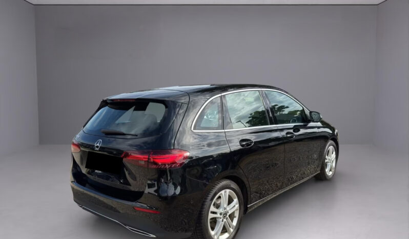 
								Mercedes Benz B180 | Ibrida benzina-elettrico | Nero notte metallizzato full									