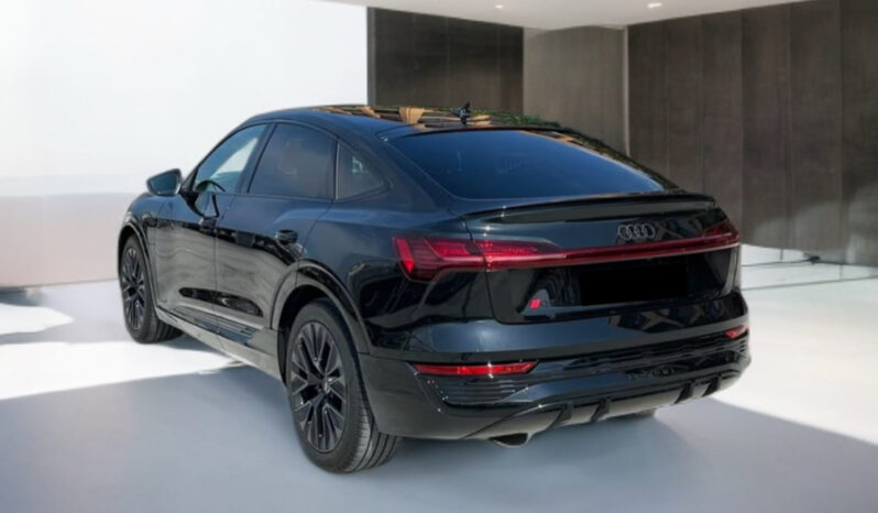 
								Audi Q8 Sportback e-tron 55 quattro S line full									