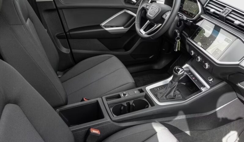 
								Audi Q3 35 TDI | Diesel | Blu Navy metallizzato full									