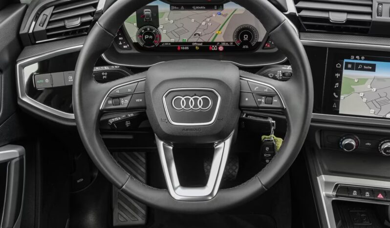 
								Audi Q3 35 TDI | Diesel | Blu Navy metallizzato full									