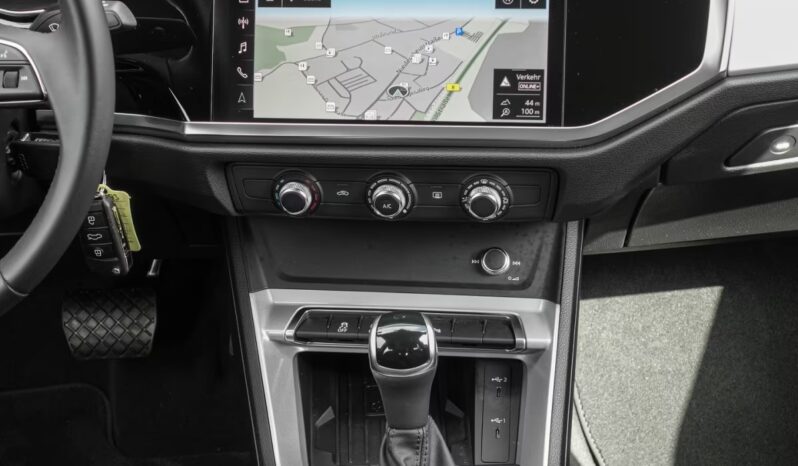 
								Audi Q3 35 TDI | Diesel | Blu Navy metallizzato full									