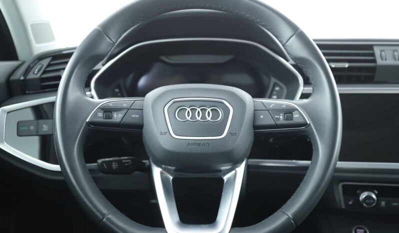 
								Audi Q3 45 TFSIe | Ibrido benzina/elettrico | Nero mito metallizzato full									