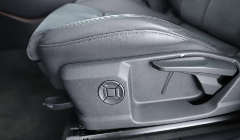 
								Audi Q3 45 TFSIe | Ibrido benzina/elettrico | Nero mito metallizzato full									