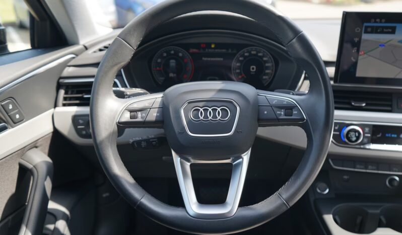 
								Audi A4 TFSI S line | Benzina | Nero metallizzato full									