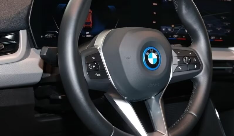 
								BMW X1 xDrive25e | Ibrido plug-in | Arancio dello Utah metallizzato full									