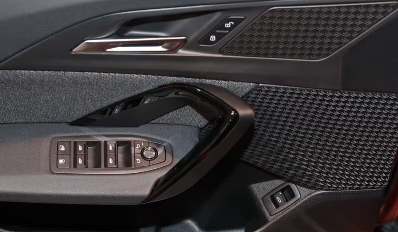 
								BMW X1 xDrive25e | Ibrido plug-in | Arancio dello Utah metallizzato full									
