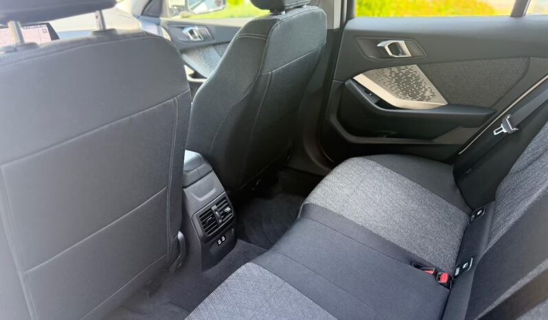 
								BMW serie1 berlina MODELLO NUOVO | Ibrido | Bianco alpino metallizzato full									