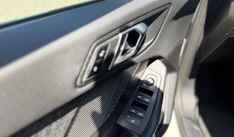 
								BMW serie1 berlina MODELLO NUOVO | Ibrido | Bianco alpino metallizzato full									