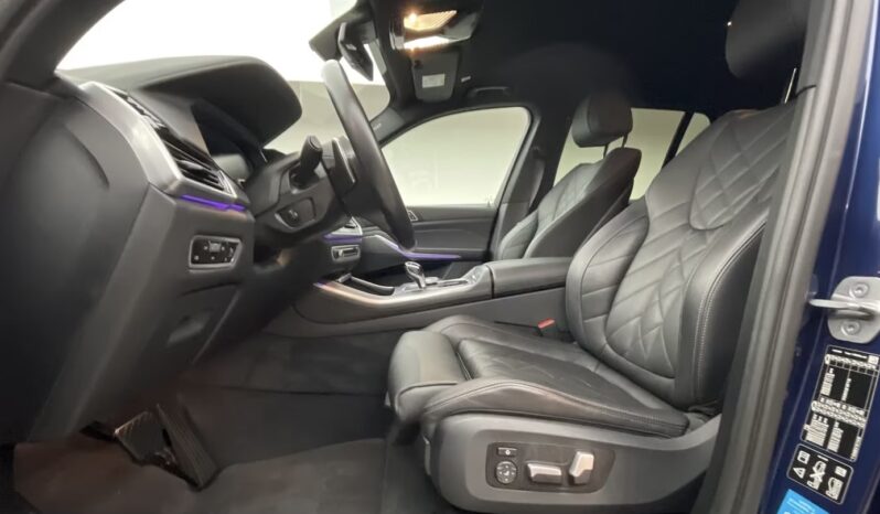 
								BMW X5 xDrive | Benzina | Blu fitonico metallizzato full									