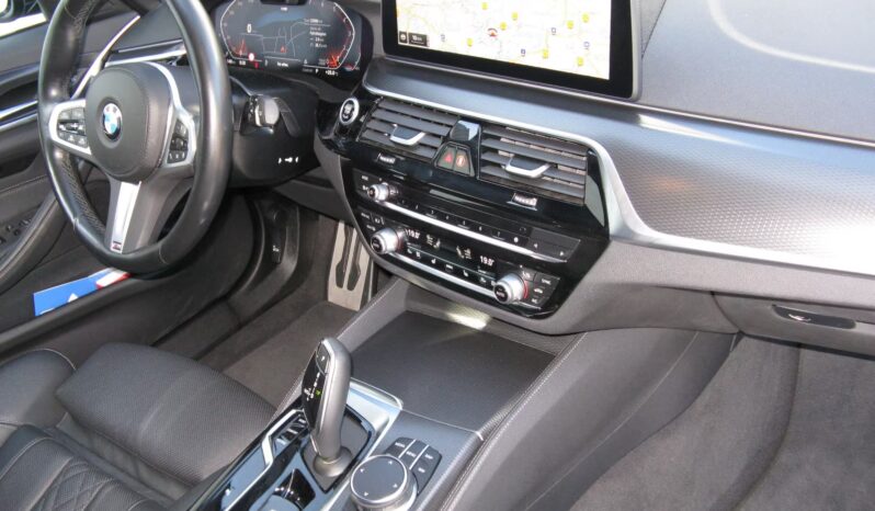 
								BMW 520 i Touring M Sport NAVI LED CAM full									