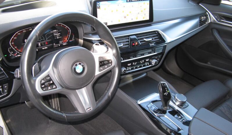 
								BMW 520 i Touring M Sport NAVI LED CAM full									