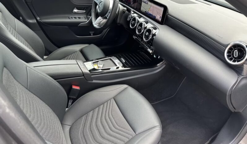 
								Mercedes Benz A180 | diesel | Pelle navi led full									