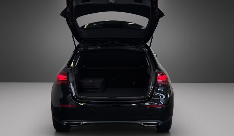 
								Mercedes Benz A250 | Ibrido | e Progressive full									