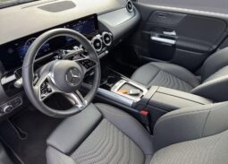 
										Mercedes Benz B180 | Ibrida benzina-elettrico | Nero notte metallizzato full									