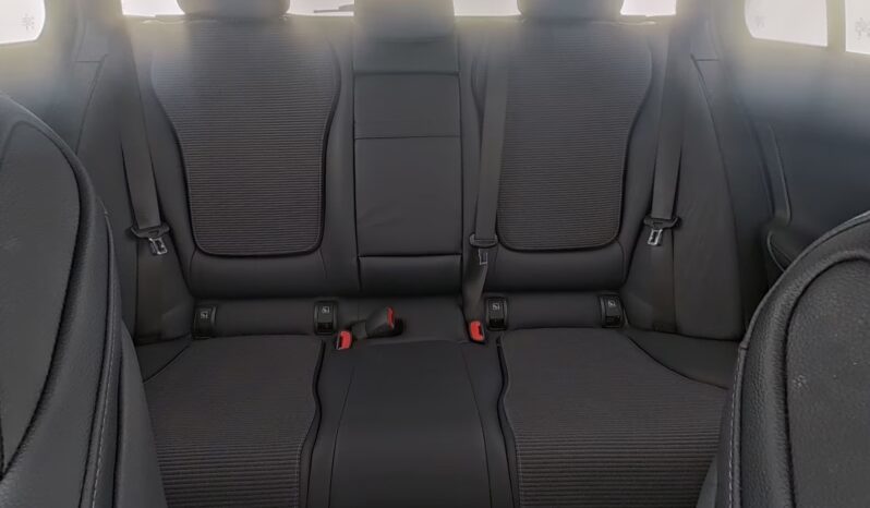 
								Mercedes Benz C 200 | ibrido full									