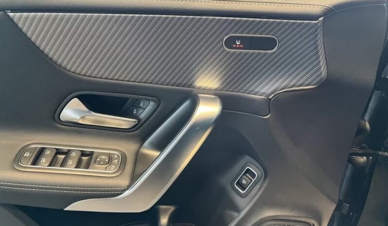 
								Mercedes-Benz CLA 180 | Shooting Brake  full									