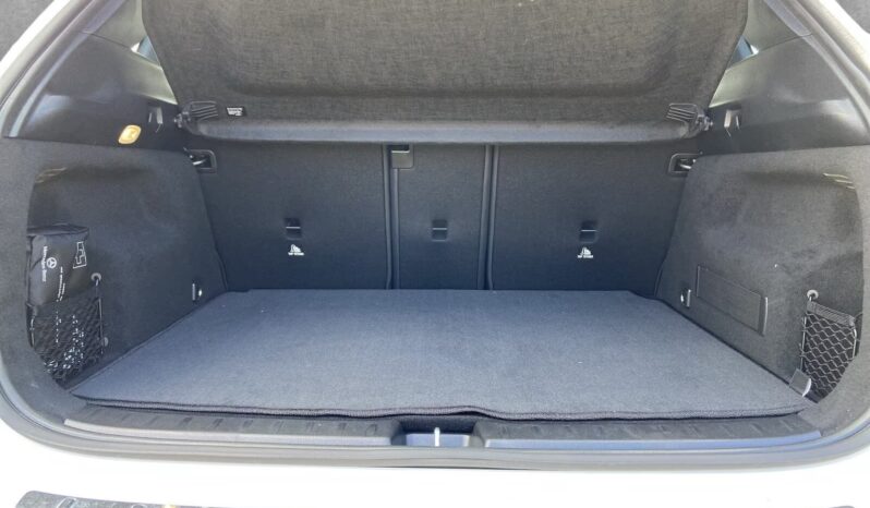 
								Mercedes-Benz GLA 180 full									