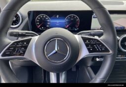 
										Mercedes-Benz GLA 180 full									