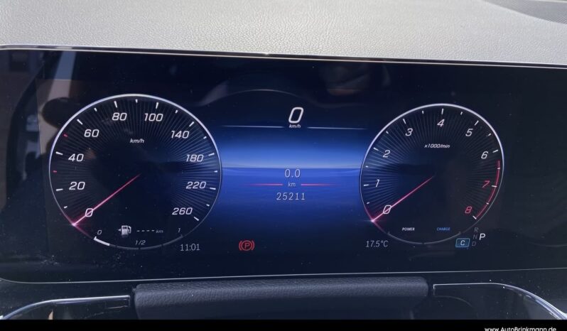 
								Mercedes-Benz GLA 180 full									