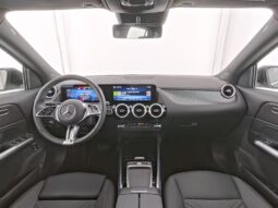 
										Mercedes-Benz GLA 180 d Progressive spurassist pdc full									