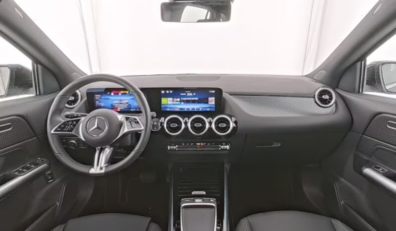
								Mercedes-Benz GLA 180 d Progressive spurassist pdc full									