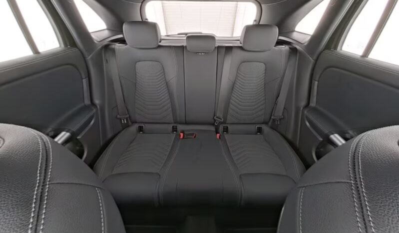 
								Mercedes-Benz GLA 180 d Progressive spurassist pdc full									