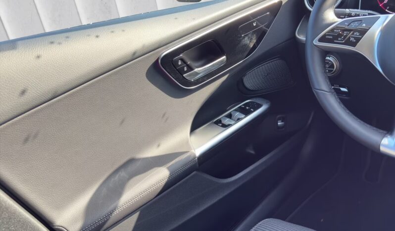 
								Mercedes-Benz C 180 T Advanced full									
