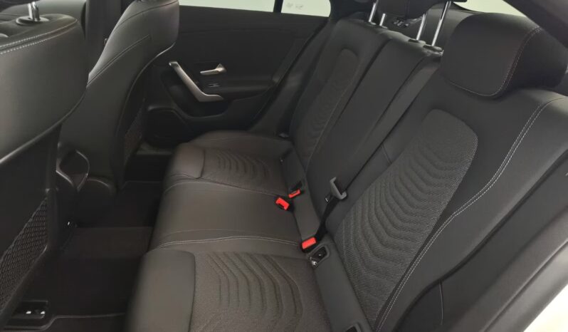 
								Mercedes-Benz CLA 180 | progressive advanced | tetto panoramico apribile full									